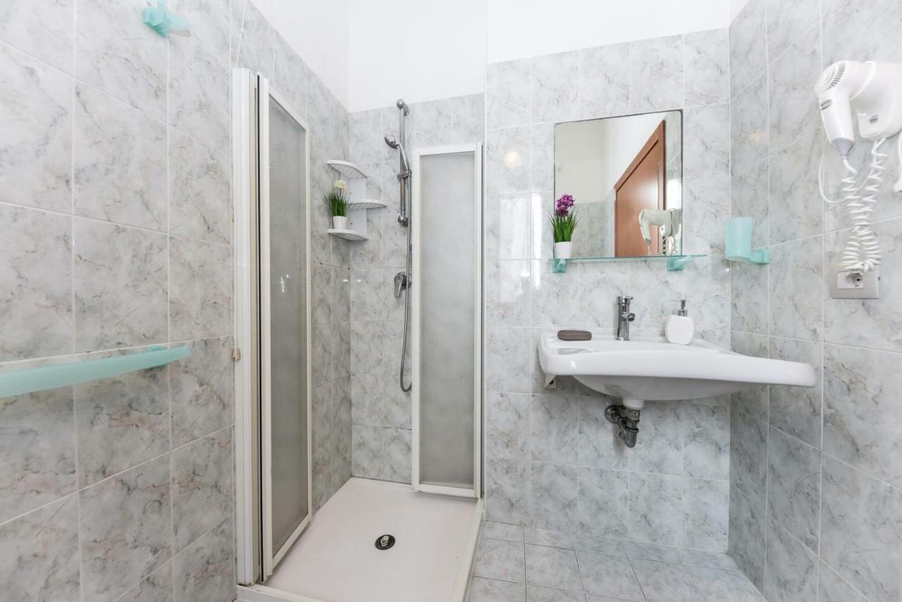 Hotel Miramare マロッタ エクステリア 写真
